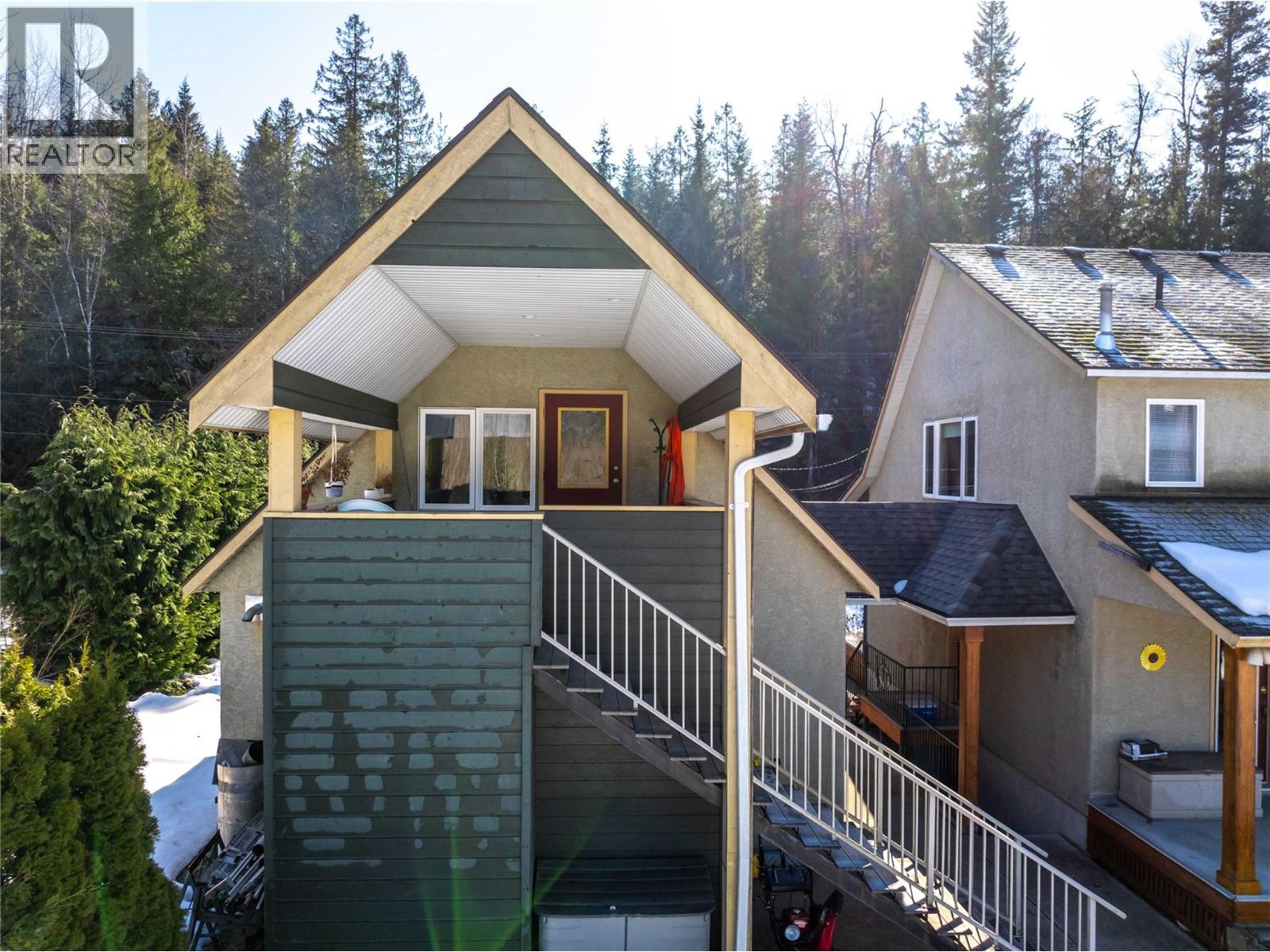  1820 Illecillewaet Road, Revelstoke