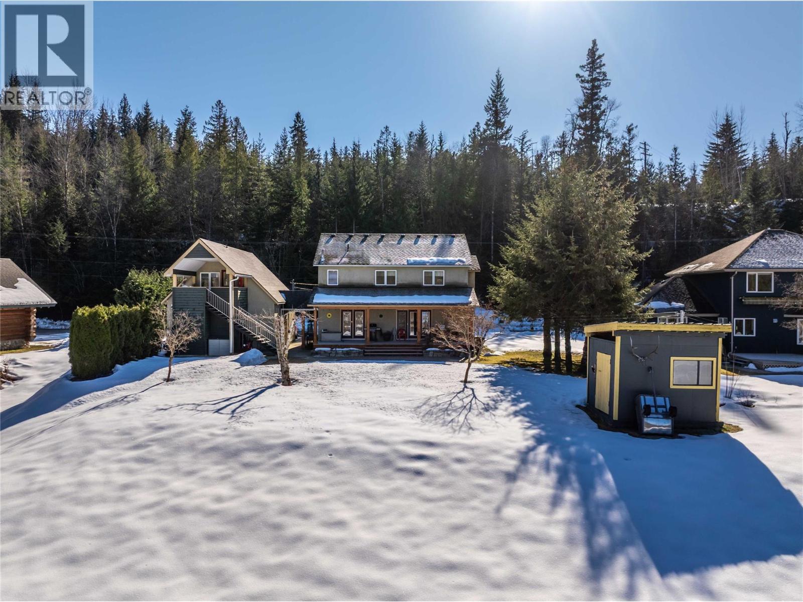  1820 Illecillewaet Road, Revelstoke