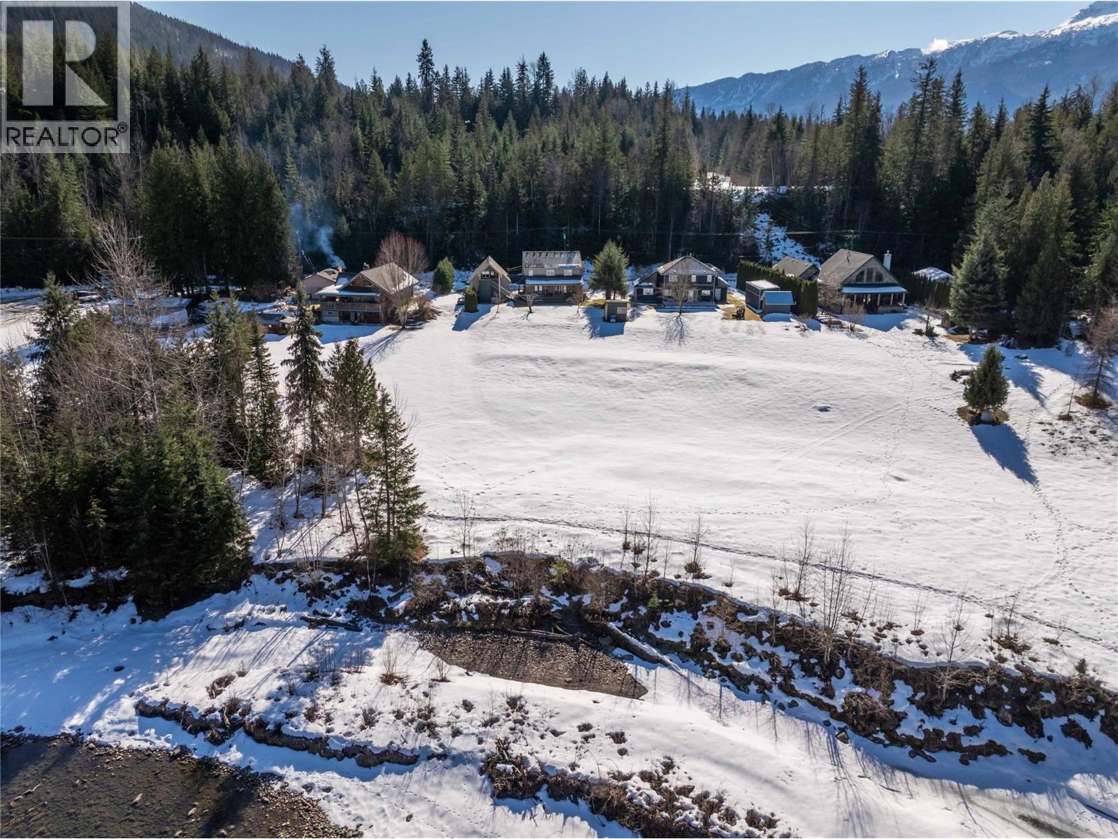  1820 Illecillewaet Road, Revelstoke