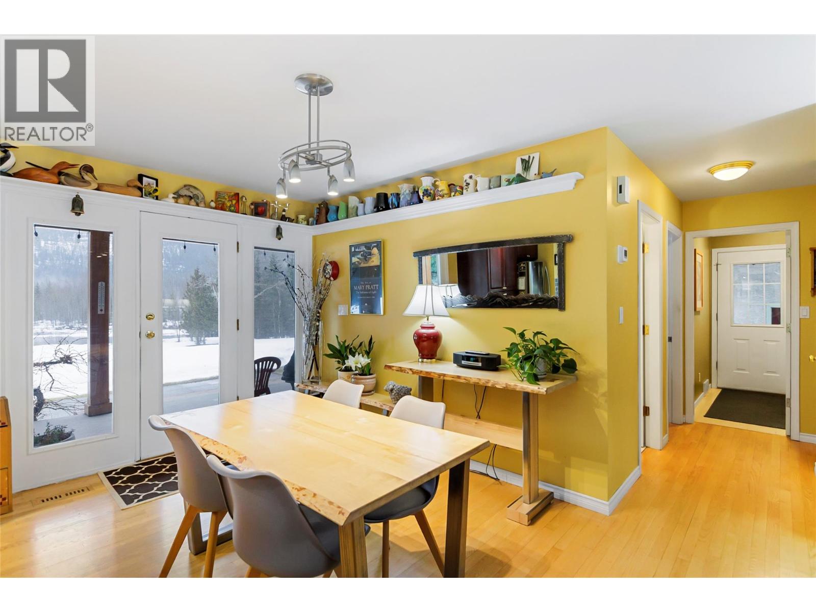  1820 Illecillewaet Road, Revelstoke