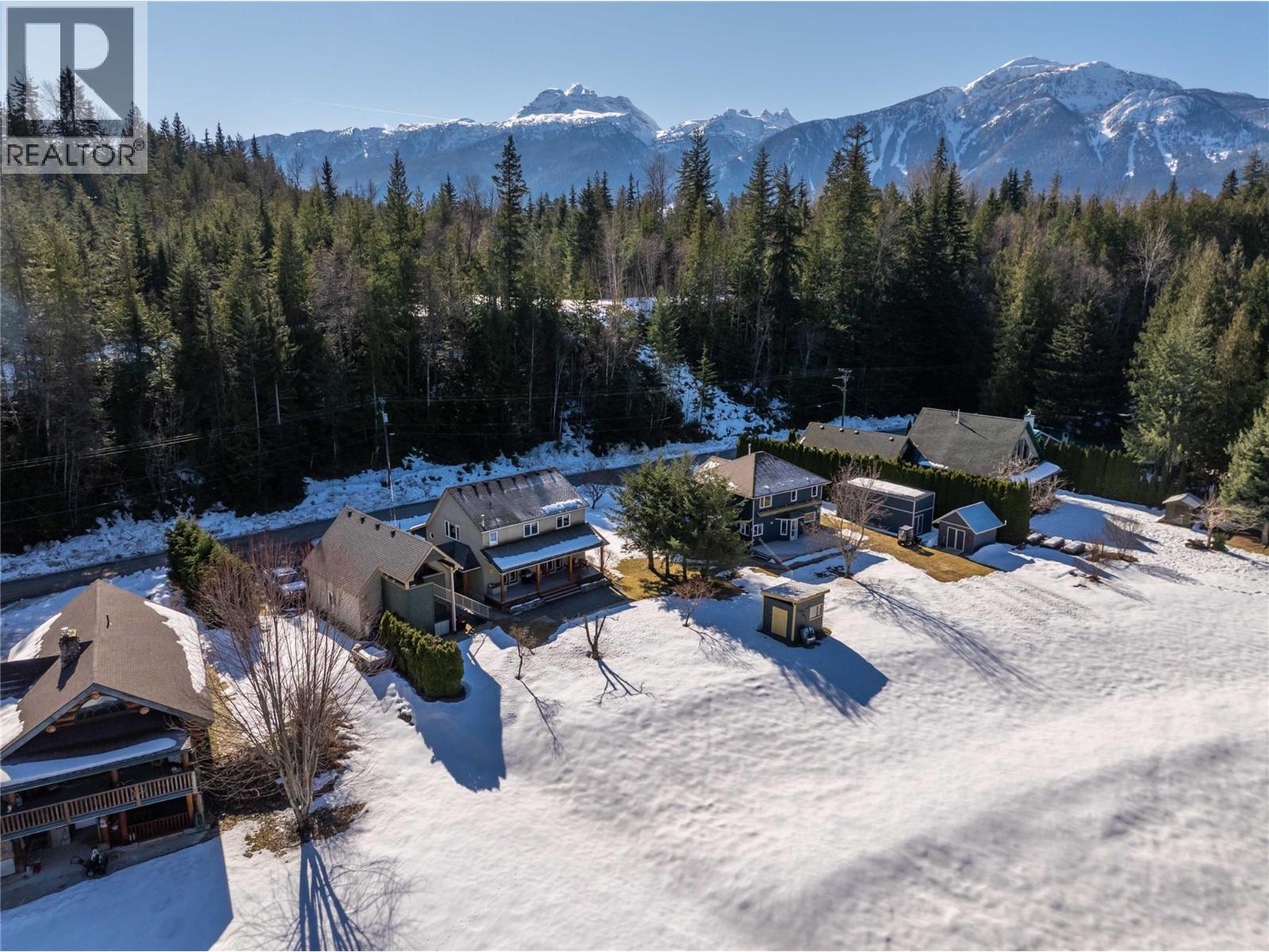  1820 Illecillewaet Road, Revelstoke