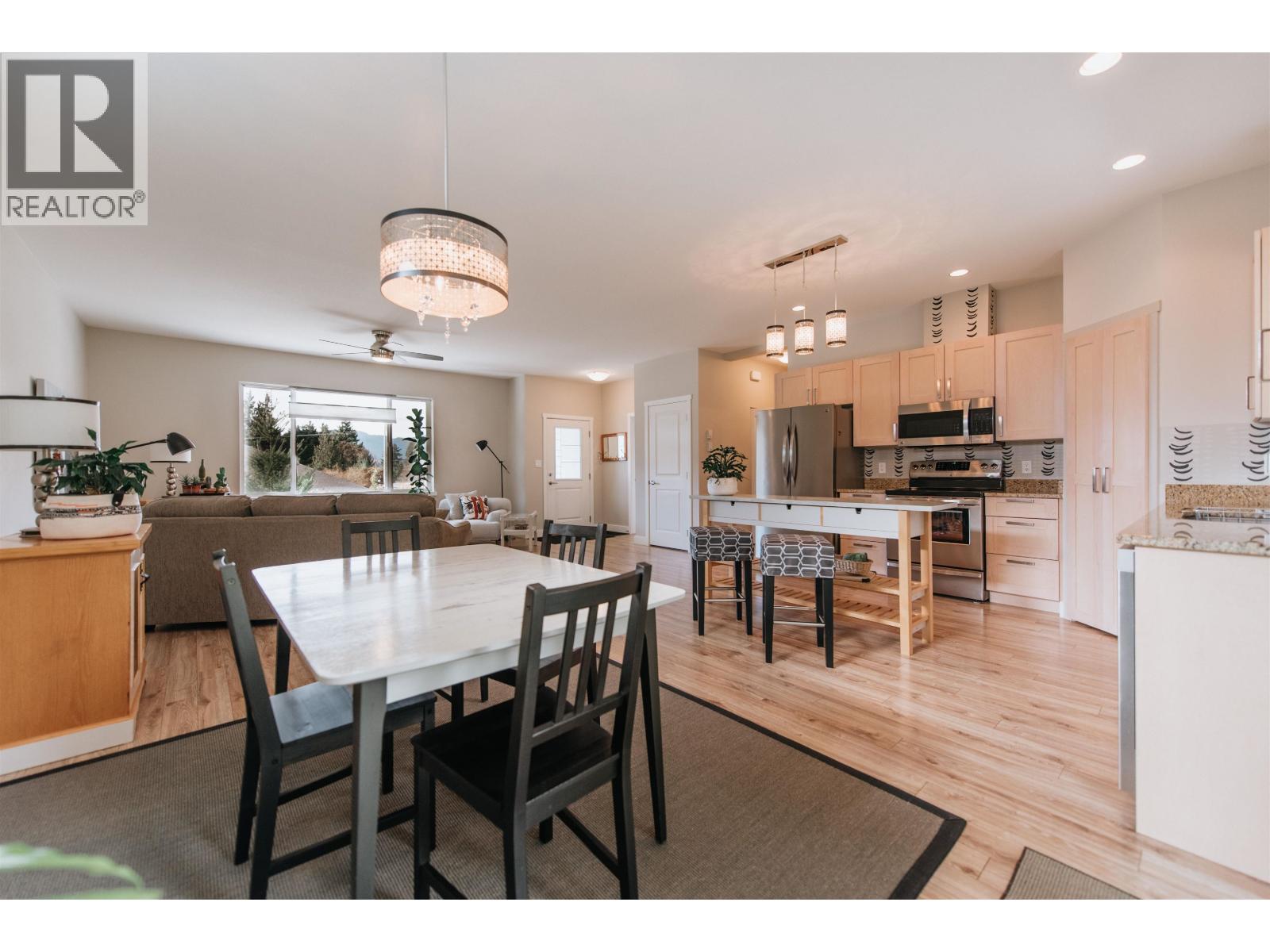 6222 SITKA ROAD, Sechelt