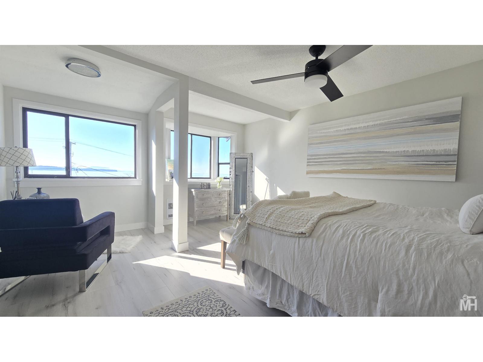 2 14985 VICTORIA AVENUE, White Rock