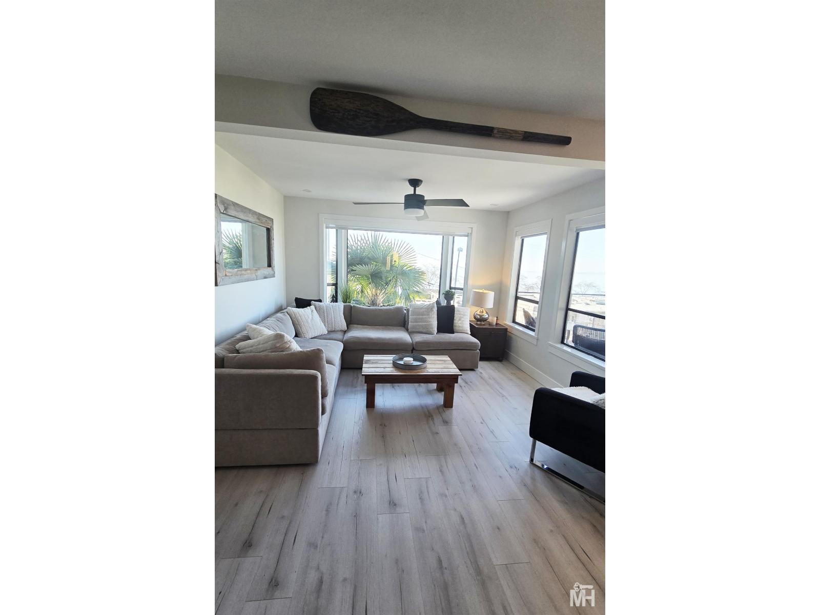 2 14985 VICTORIA AVENUE, White Rock