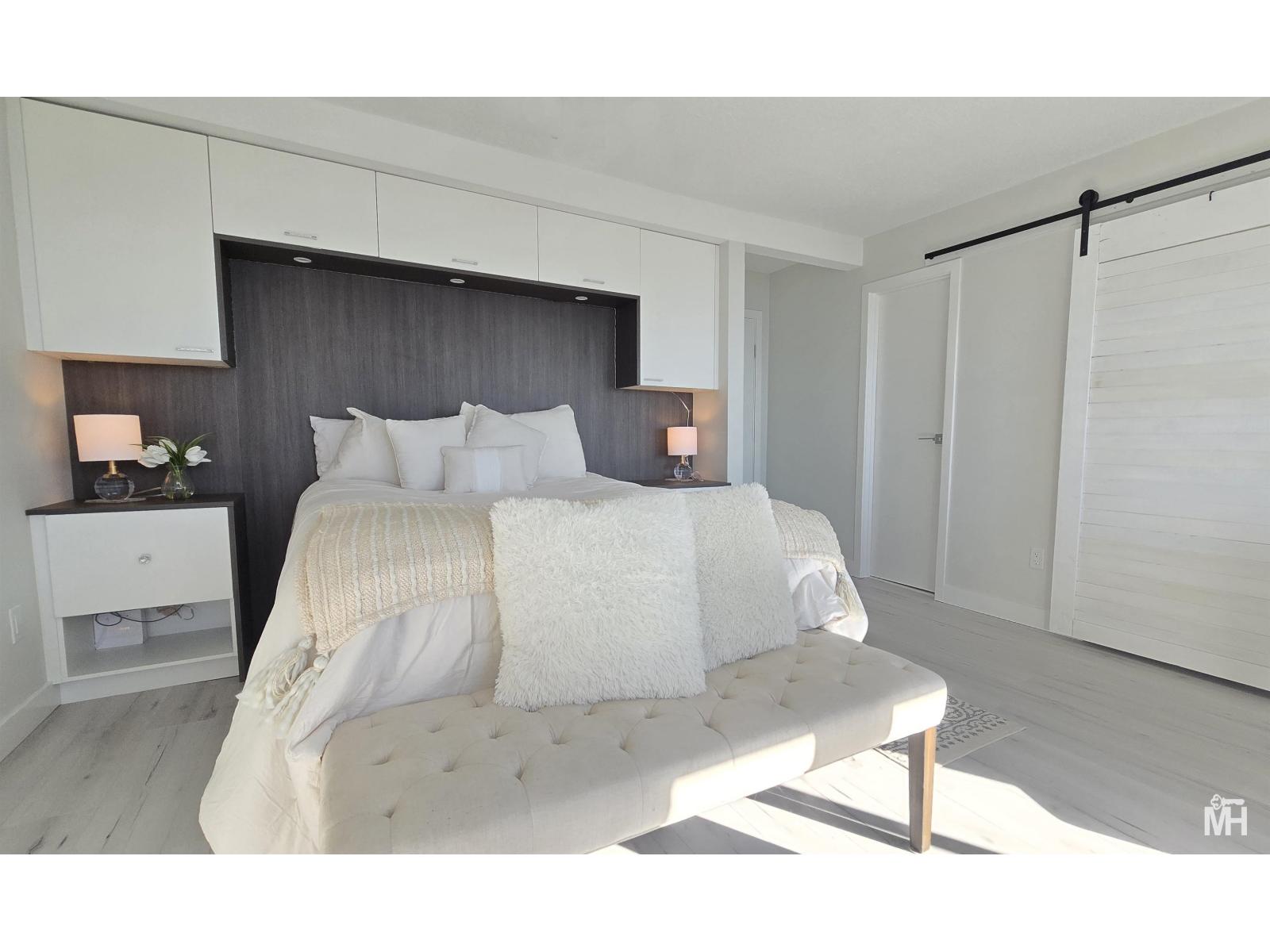 2 14985 VICTORIA AVENUE, White Rock