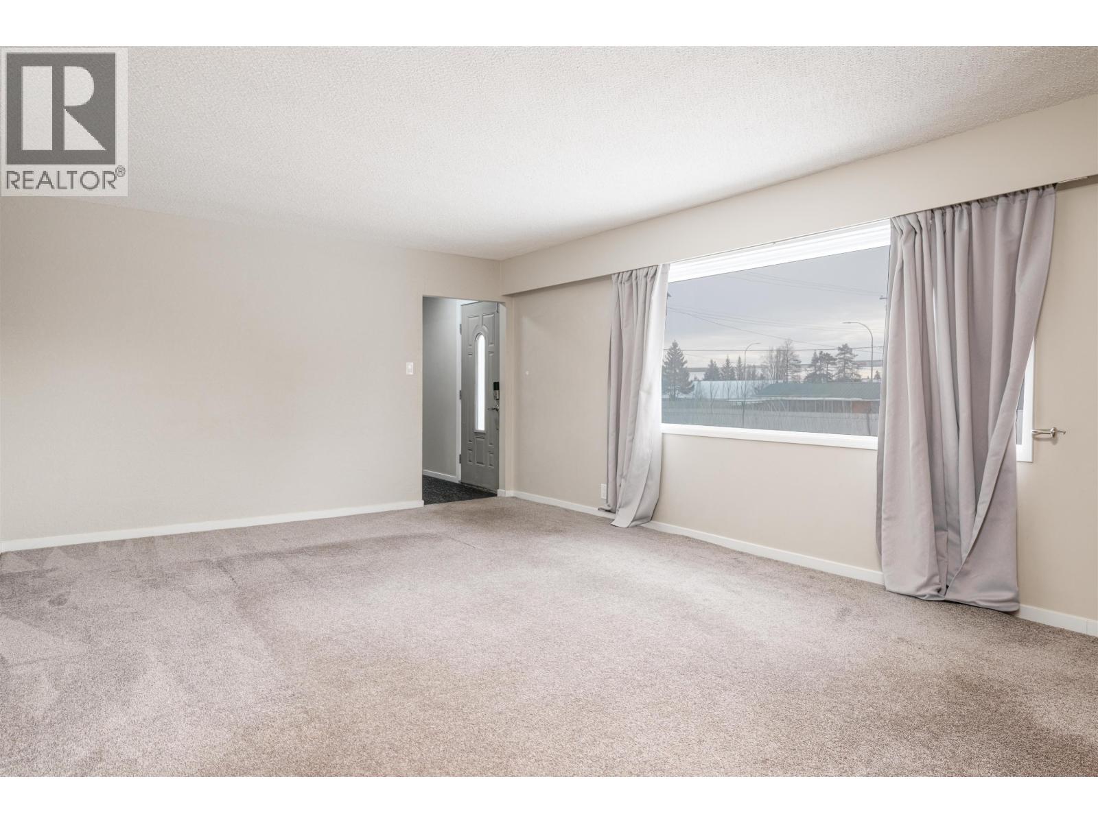 290 KELLY STREET - 12