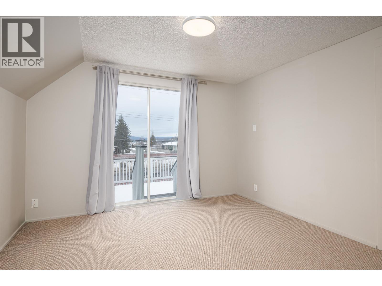 290 KELLY STREET - 17