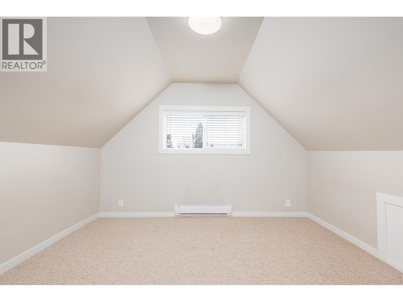 290 KELLY STREET - 18