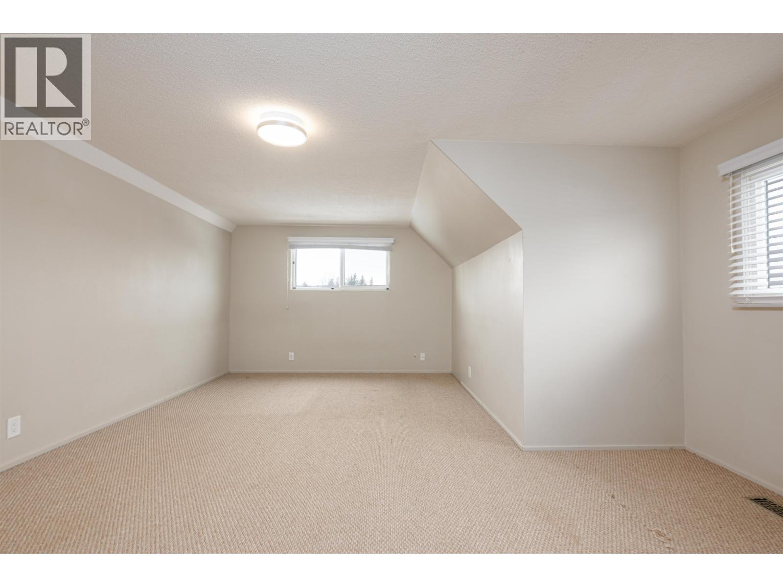 290 KELLY STREET - 20