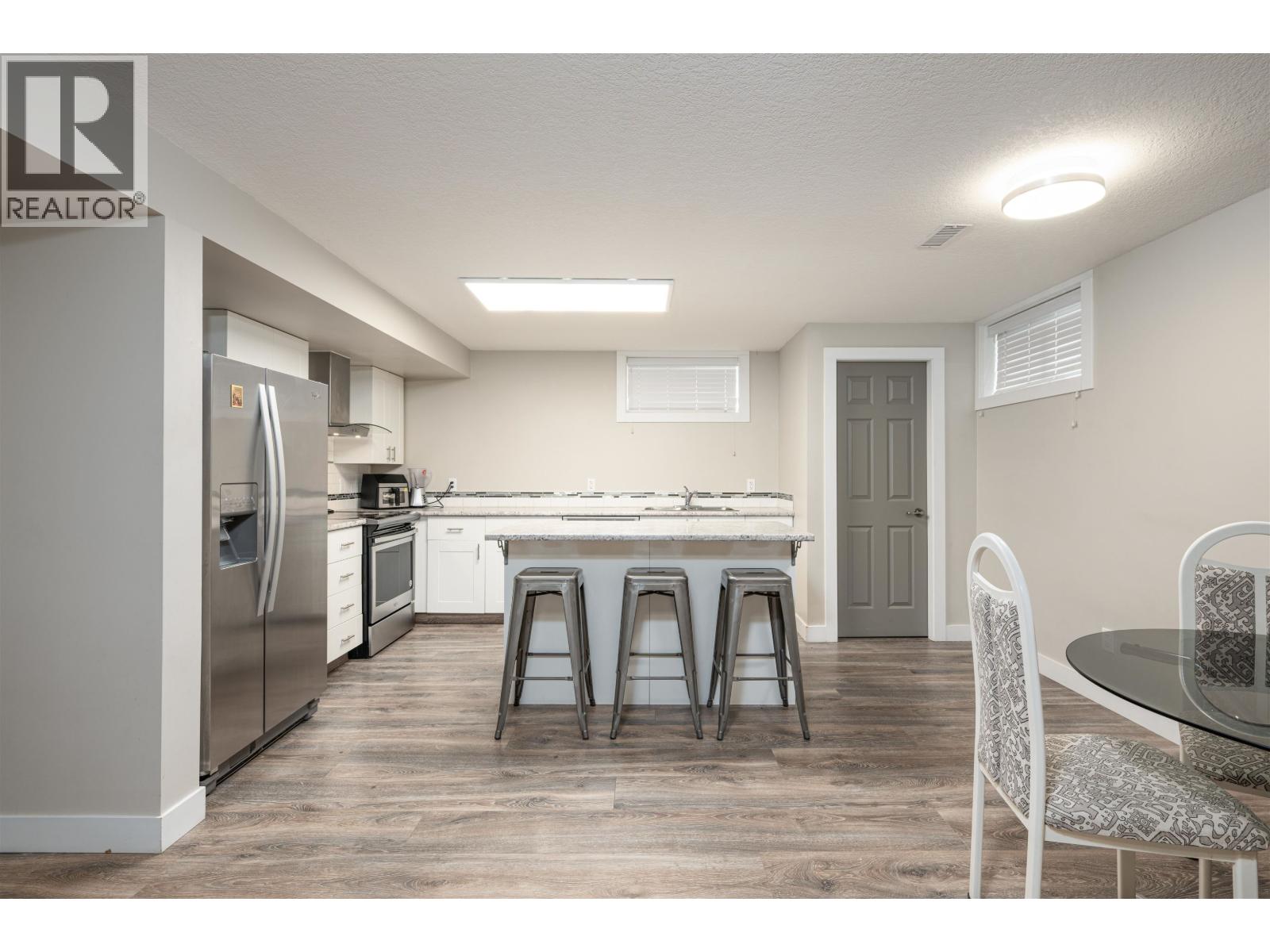 290 KELLY STREET - 23