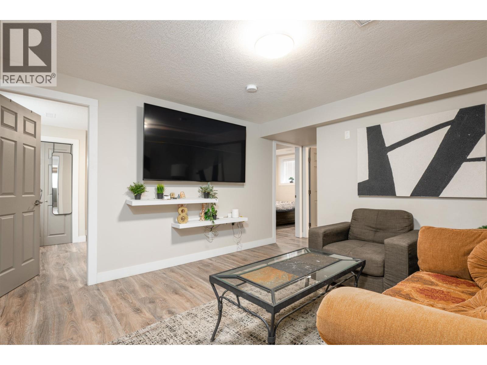 290 KELLY STREET - 28