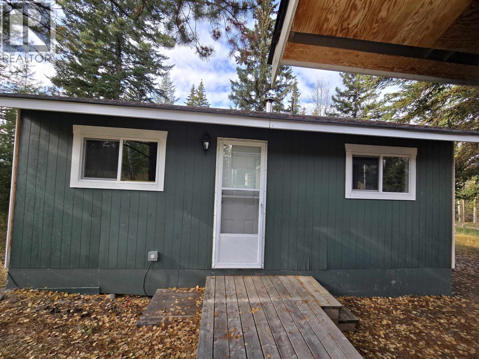 762 S GREEN LAKE ROAD, 100 Mile House