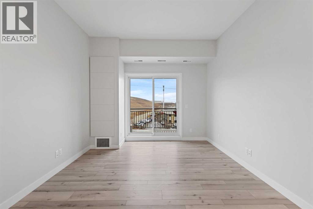 
          255 Les Jardins Park Southeast
            <br/>
            <span>Calgary</span>
            , 
            <span>AB</span>
             <span>T2C5W9</span>
         - Photo 7