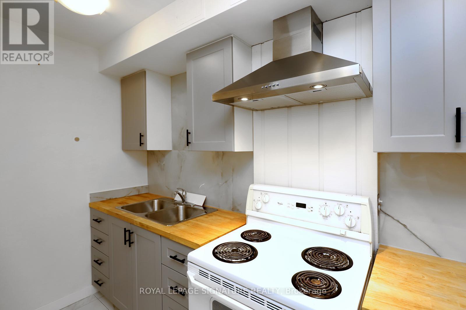 #20 160 CARSBROOKE ROAD - 16