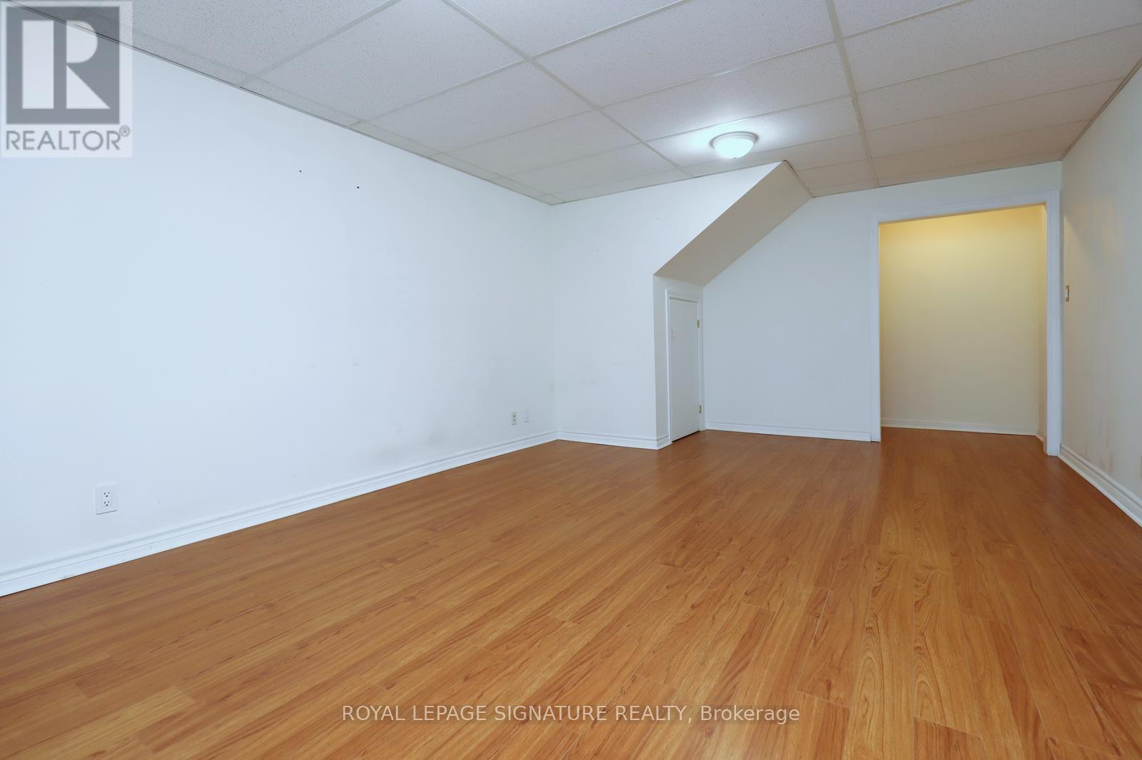 #20 160 CARSBROOKE ROAD - 35