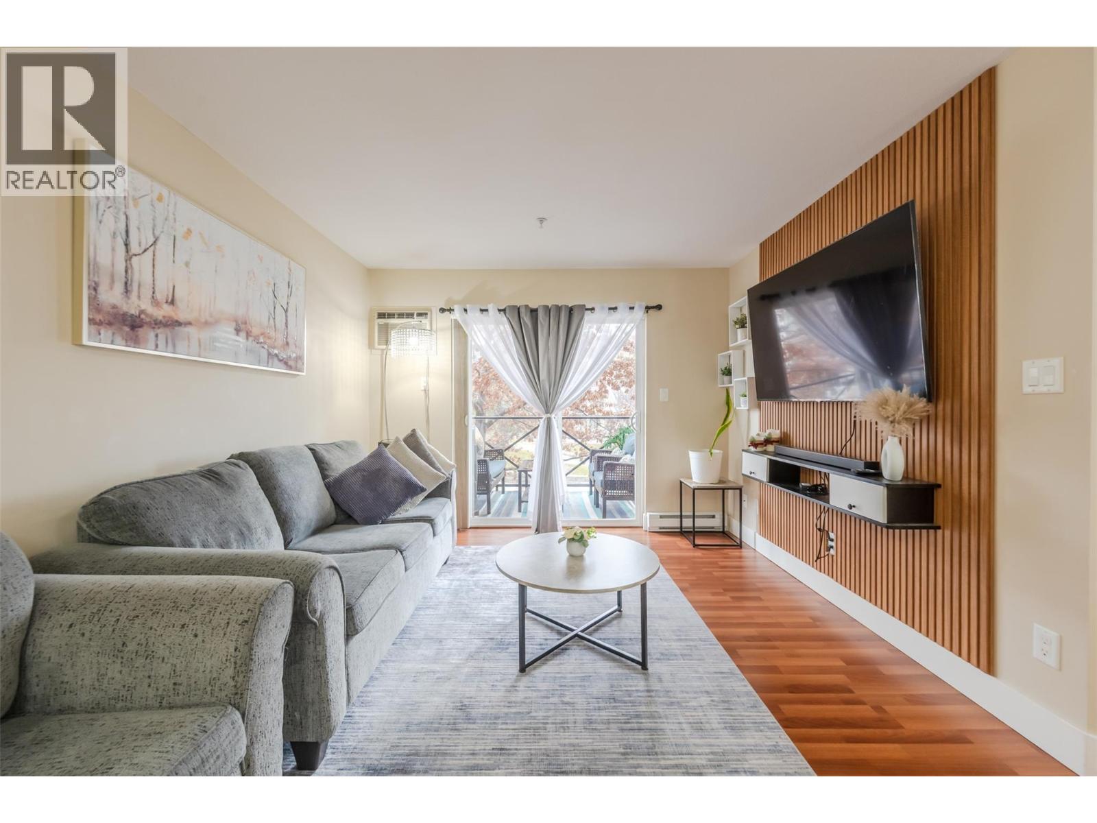 256 Hastings Avenue Unit# 215, Penticton