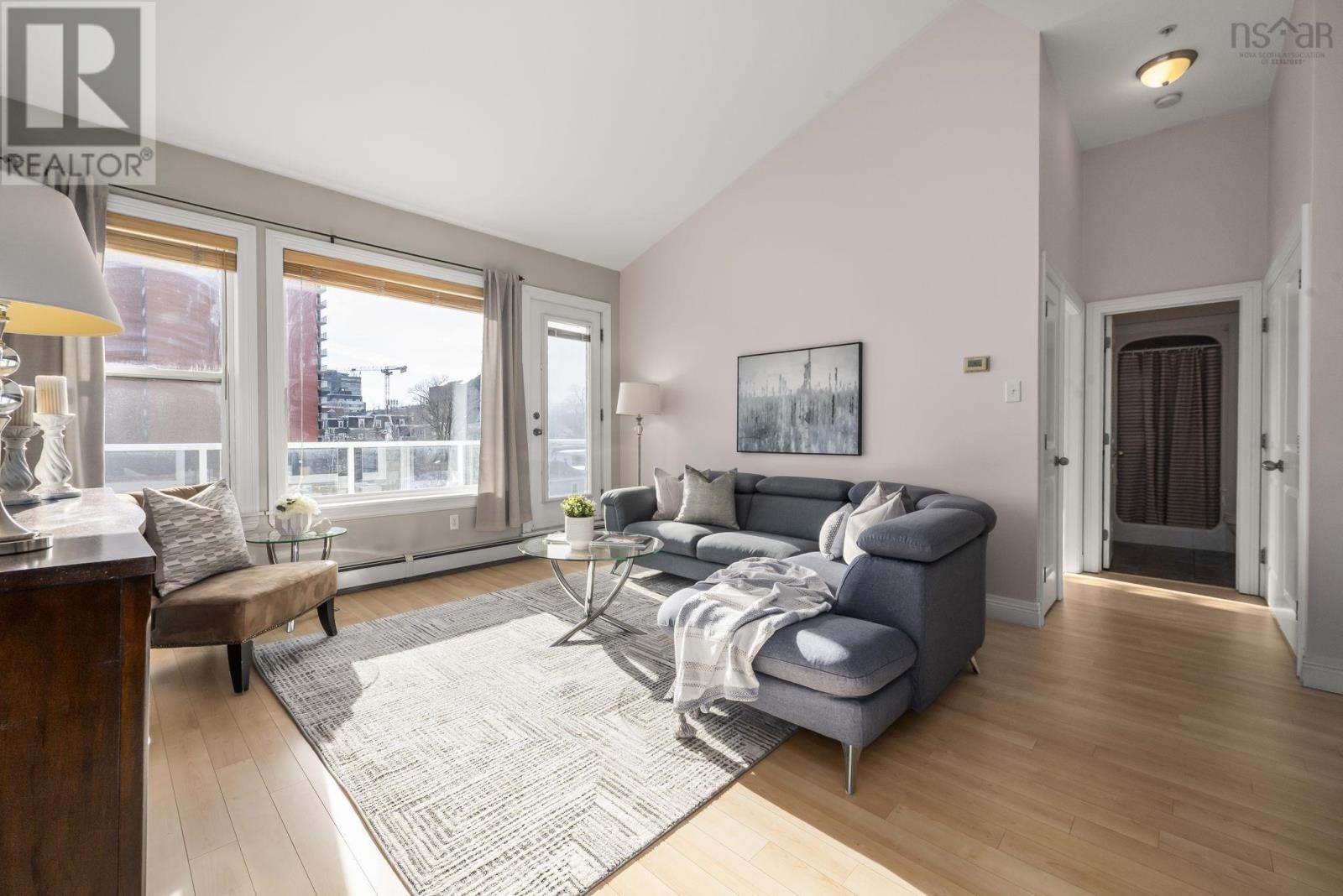 Property 15 of 49 of 402 171 Portland Street