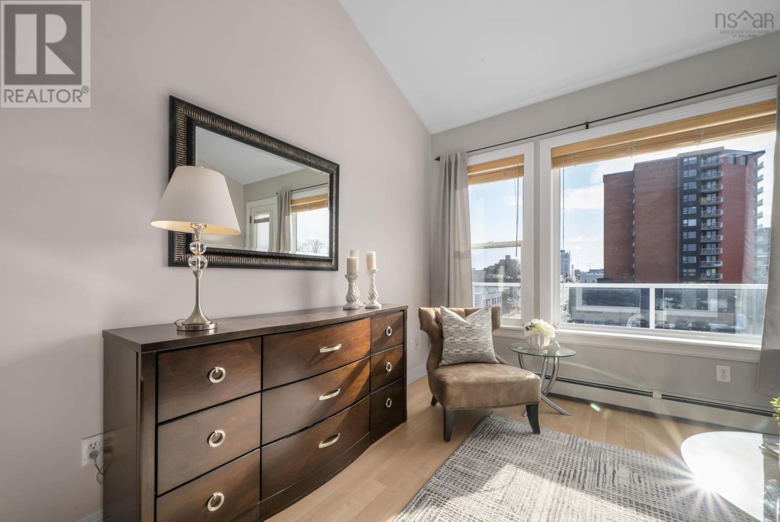 Property 20 of 49 of 402 171 Portland Street