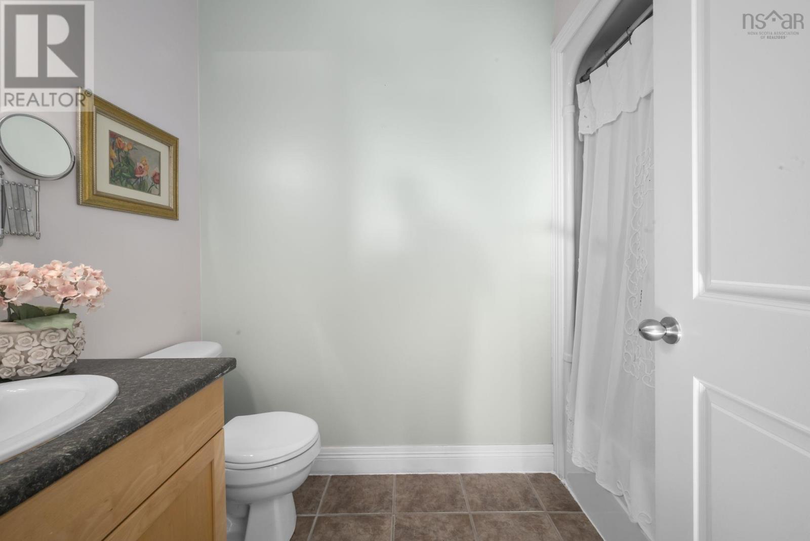 Property 27 of 49 of 402 171 Portland Street