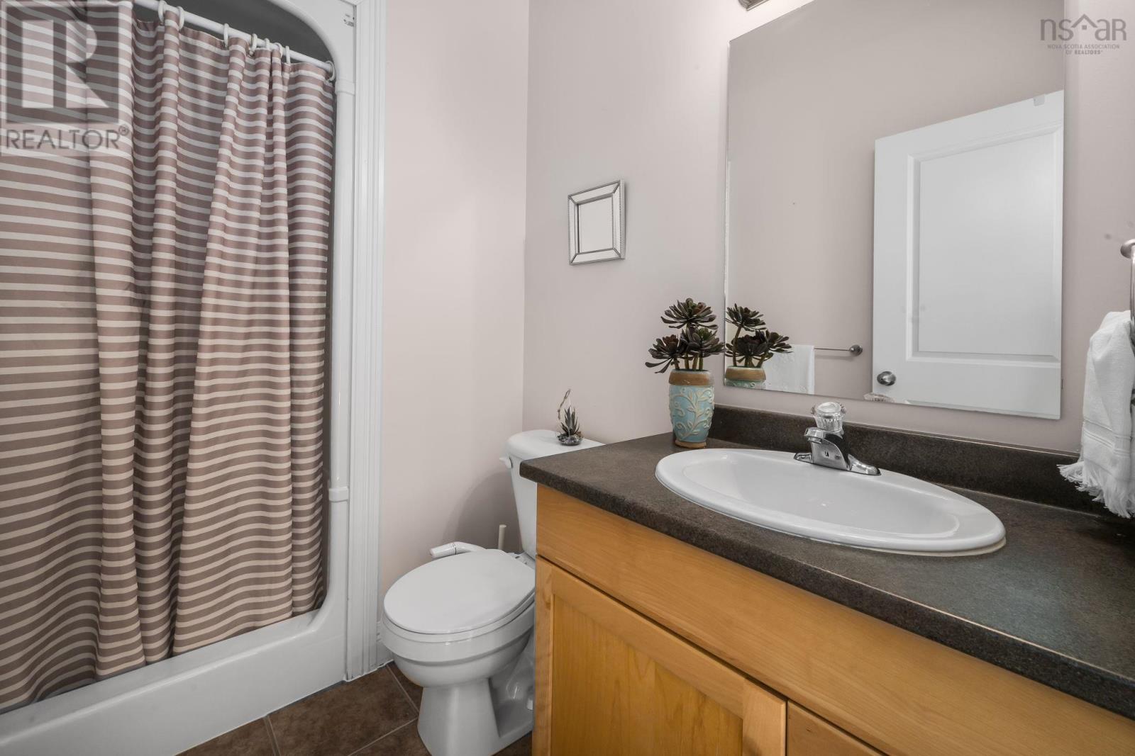 Property 30 of 49 of 402 171 Portland Street