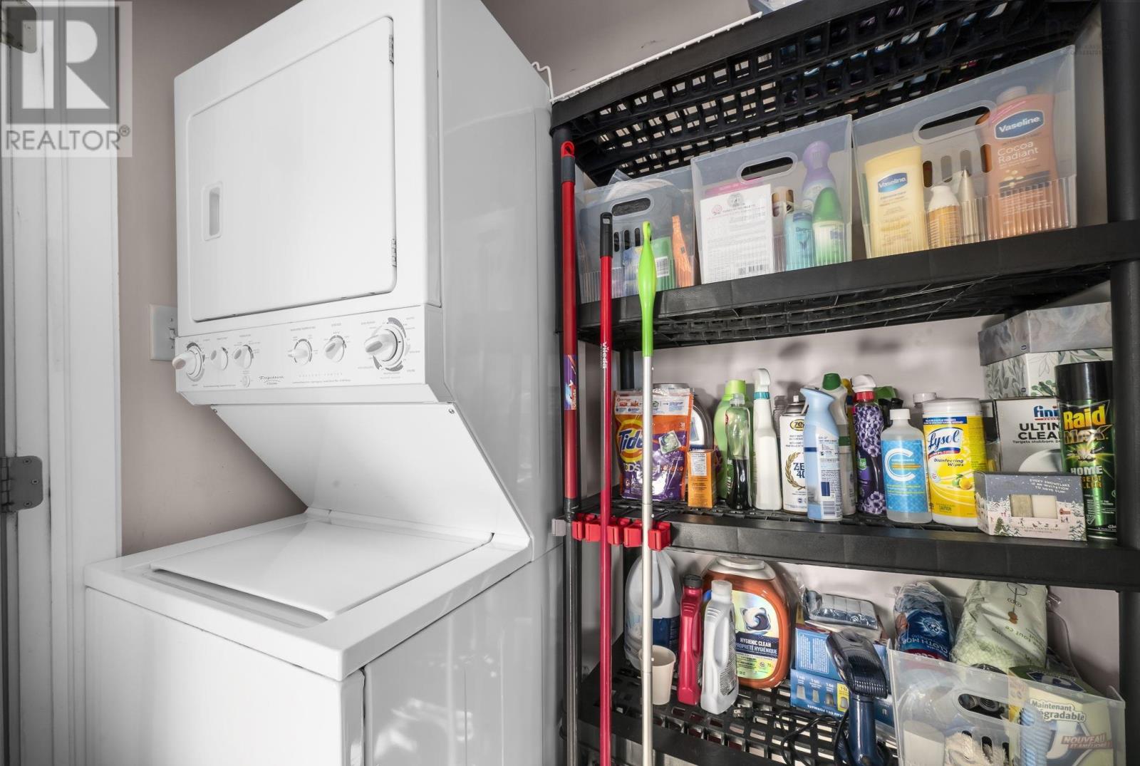 Property 31 of 49 of 402 171 Portland Street