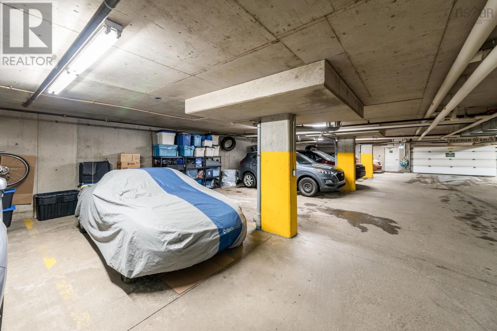 Property 40 of 49 of 402 171 Portland Street