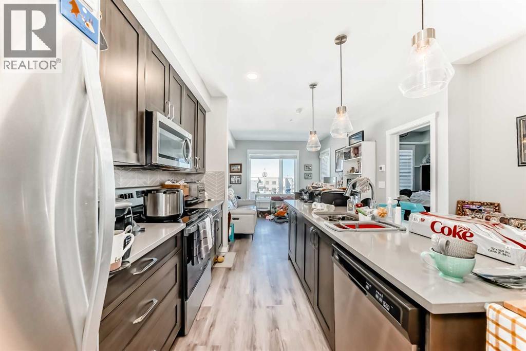 Single Family House for Sale in   Shawnee Square SW Shawnee Slopes Calgary 