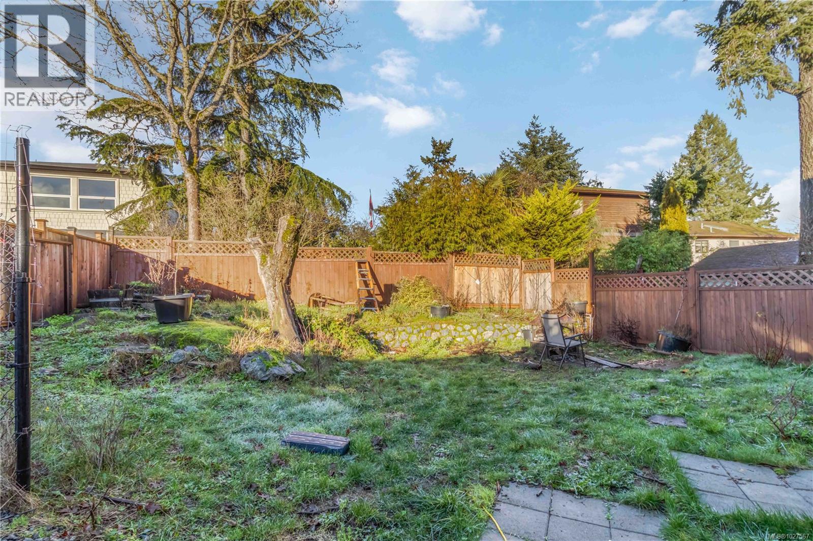 2562 Wentwich Rd, Langford