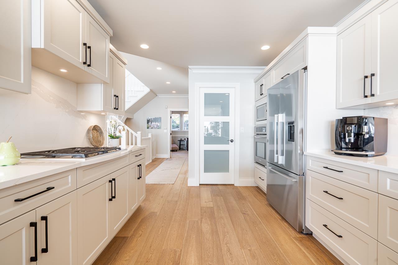 15118 VICTORIA AVENUE, White Rock