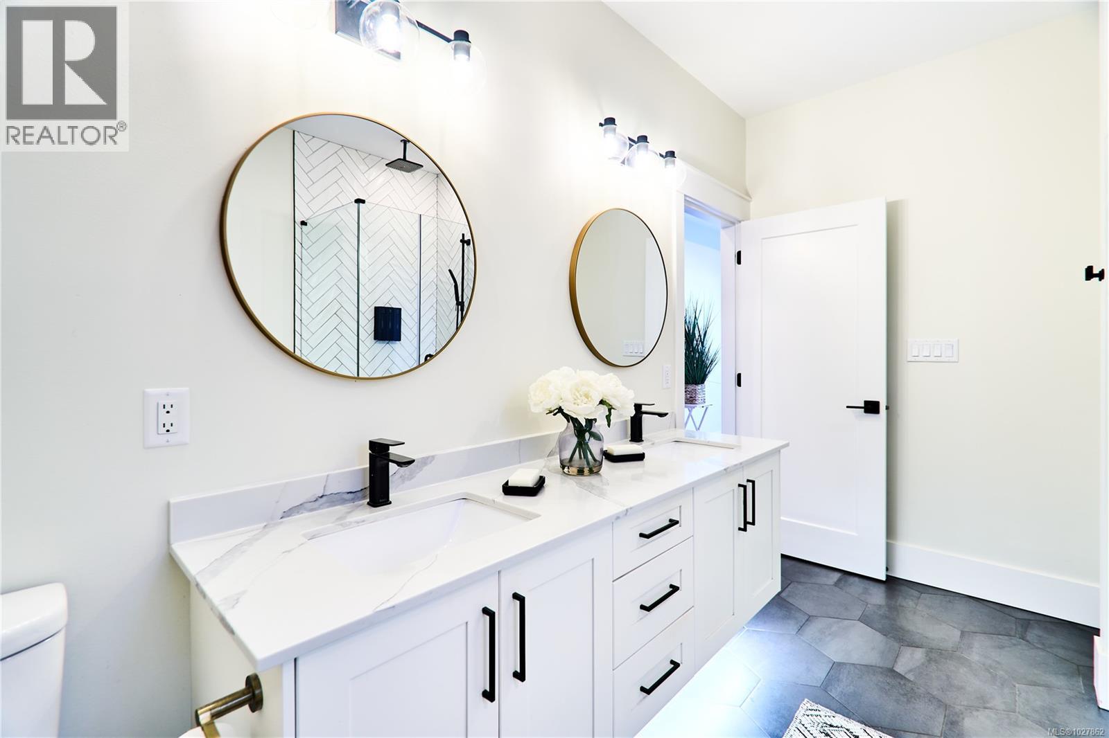 175 Cabot Crt, Parksville