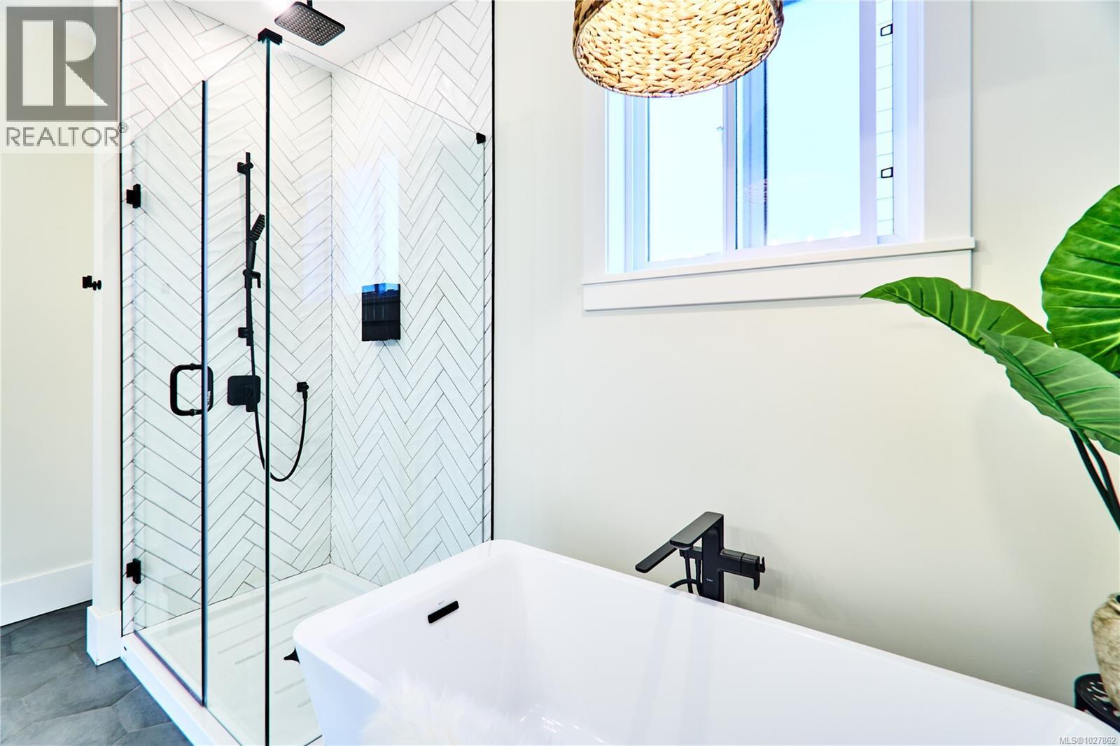 175 Cabot Crt, Parksville