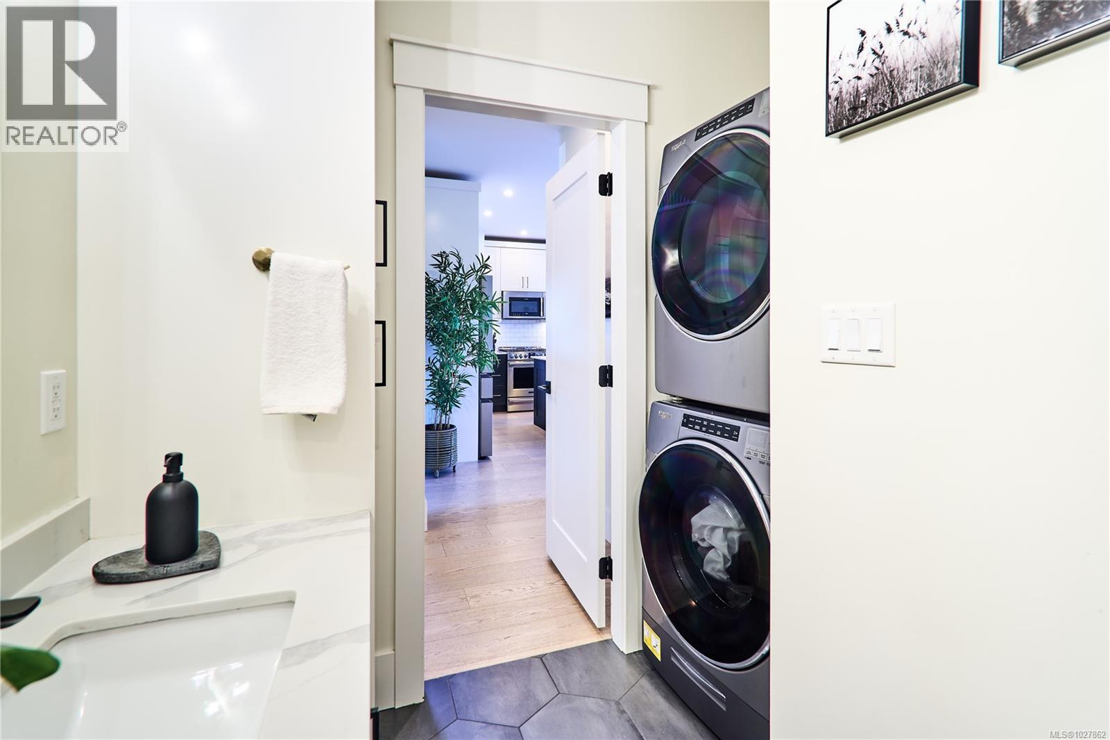 175 Cabot Crt, Parksville