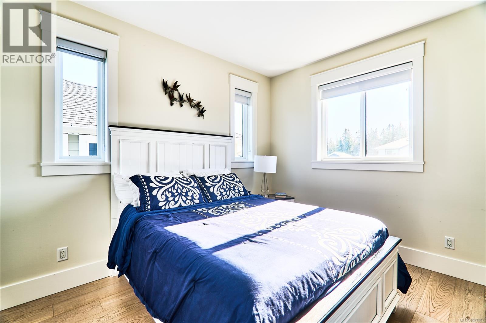 175 Cabot Crt, Parksville