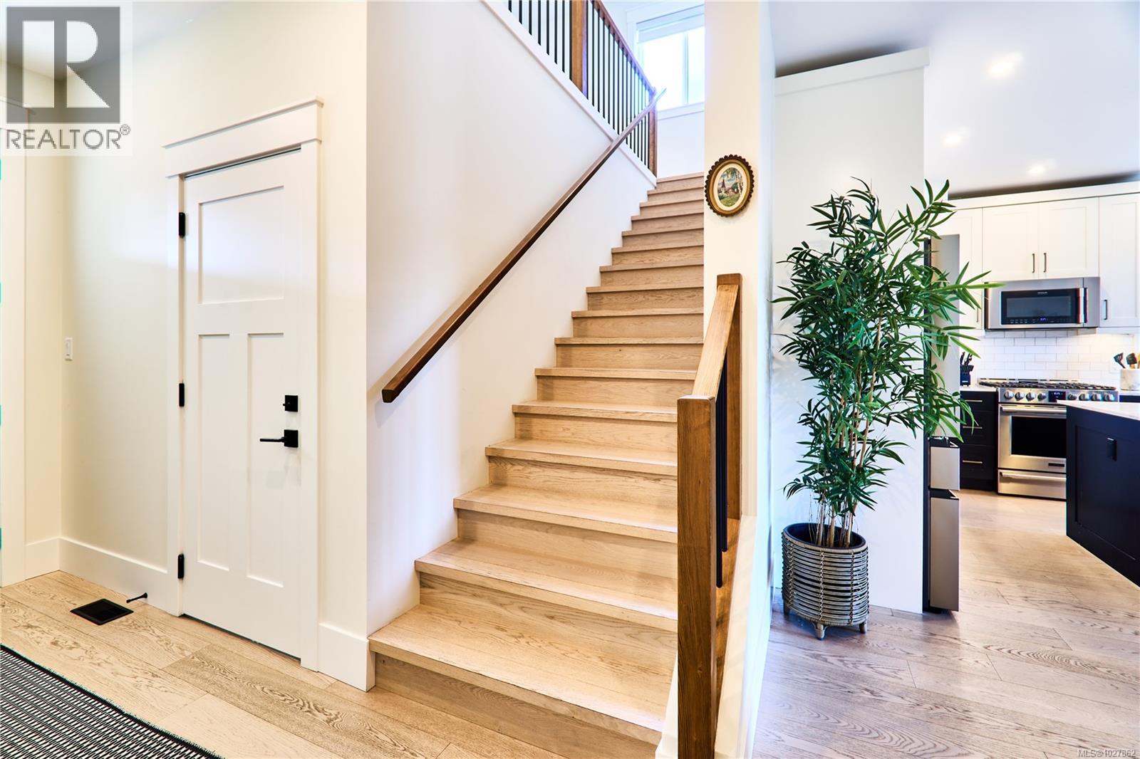 175 Cabot Crt, Parksville