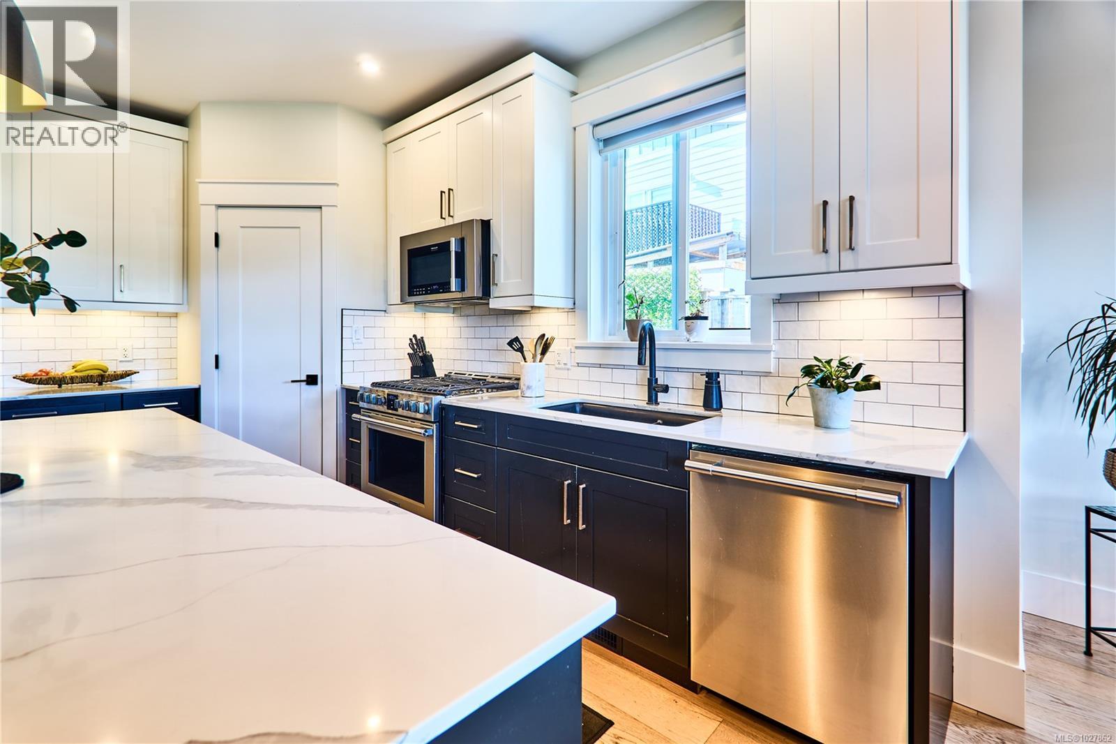 175 Cabot Crt, Parksville