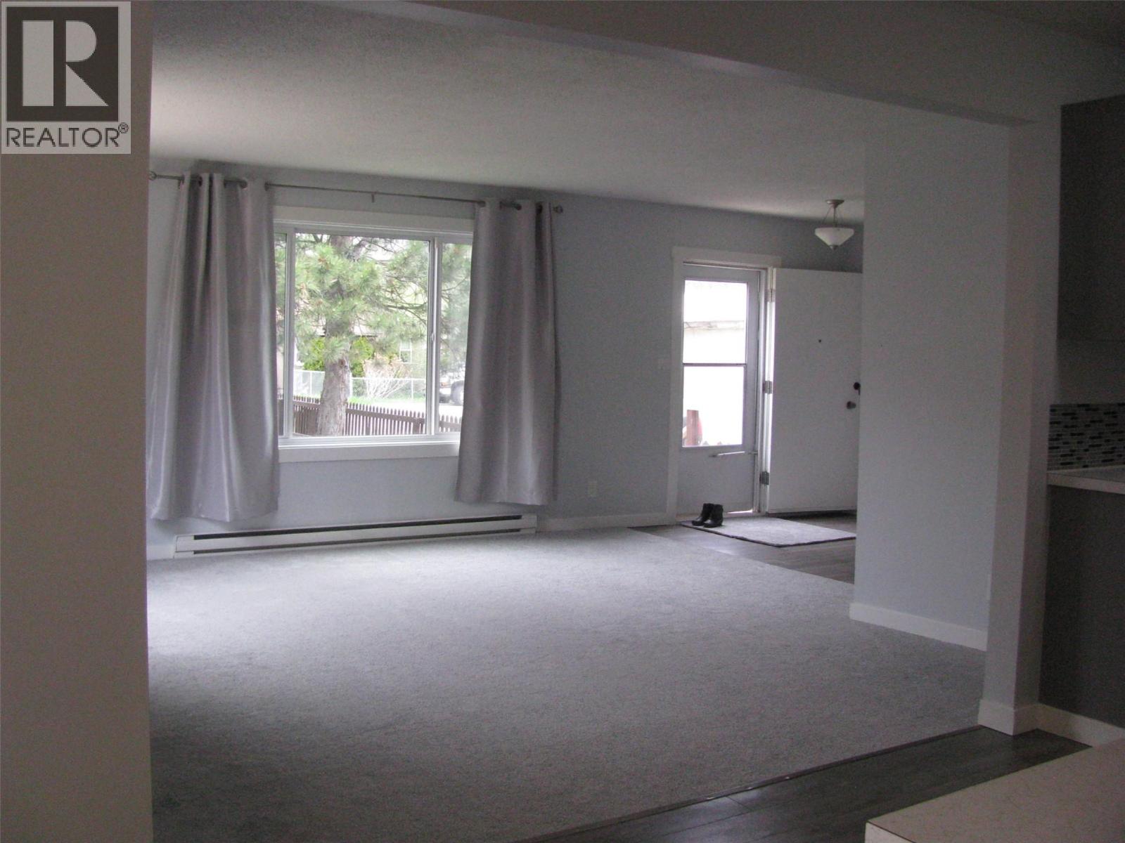 11018 VICTORIA Road S, Summerland