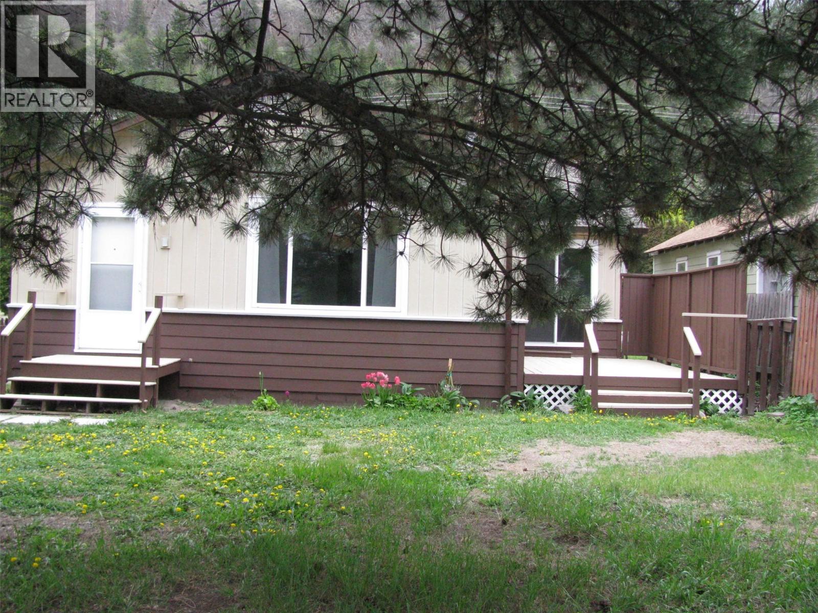 11018 VICTORIA Road S, Summerland