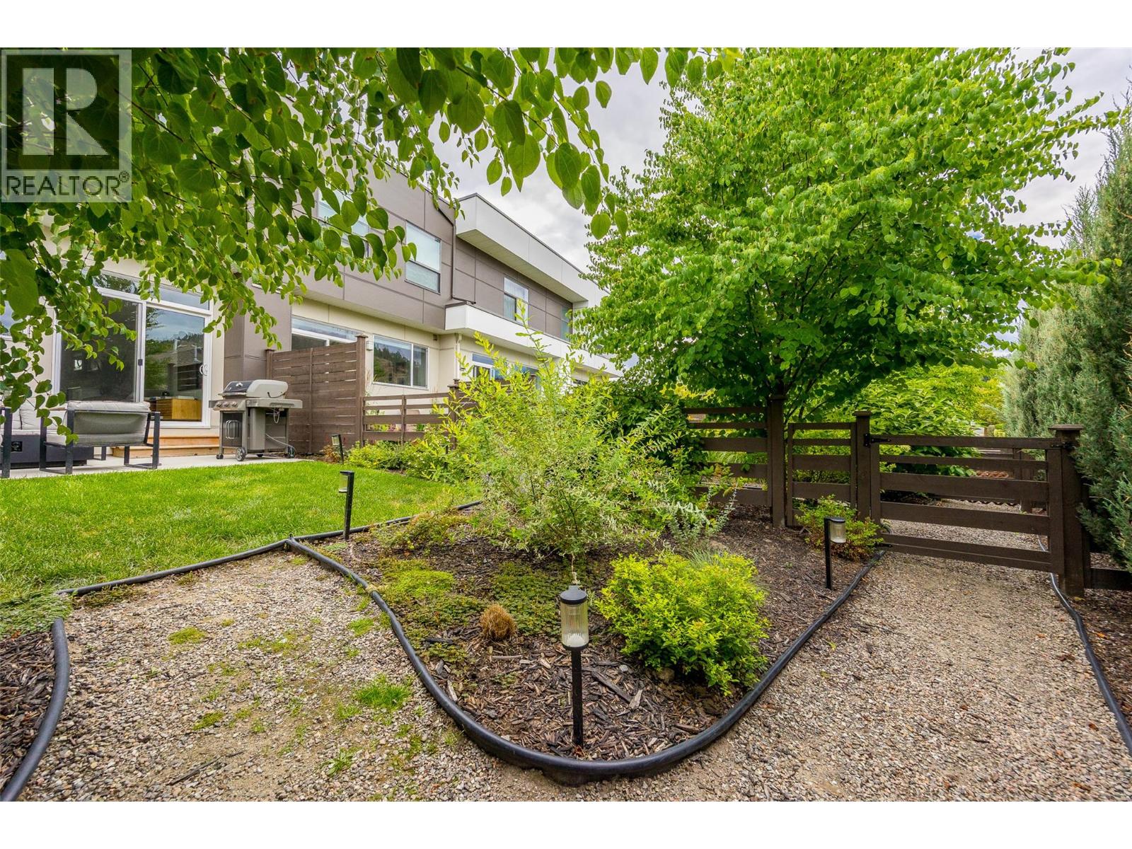 #4 720 Valley Road - 35