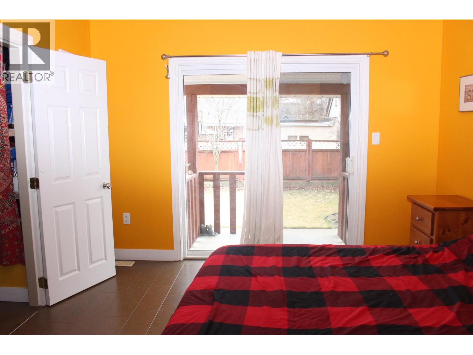 1360 Second Avenue, Trail