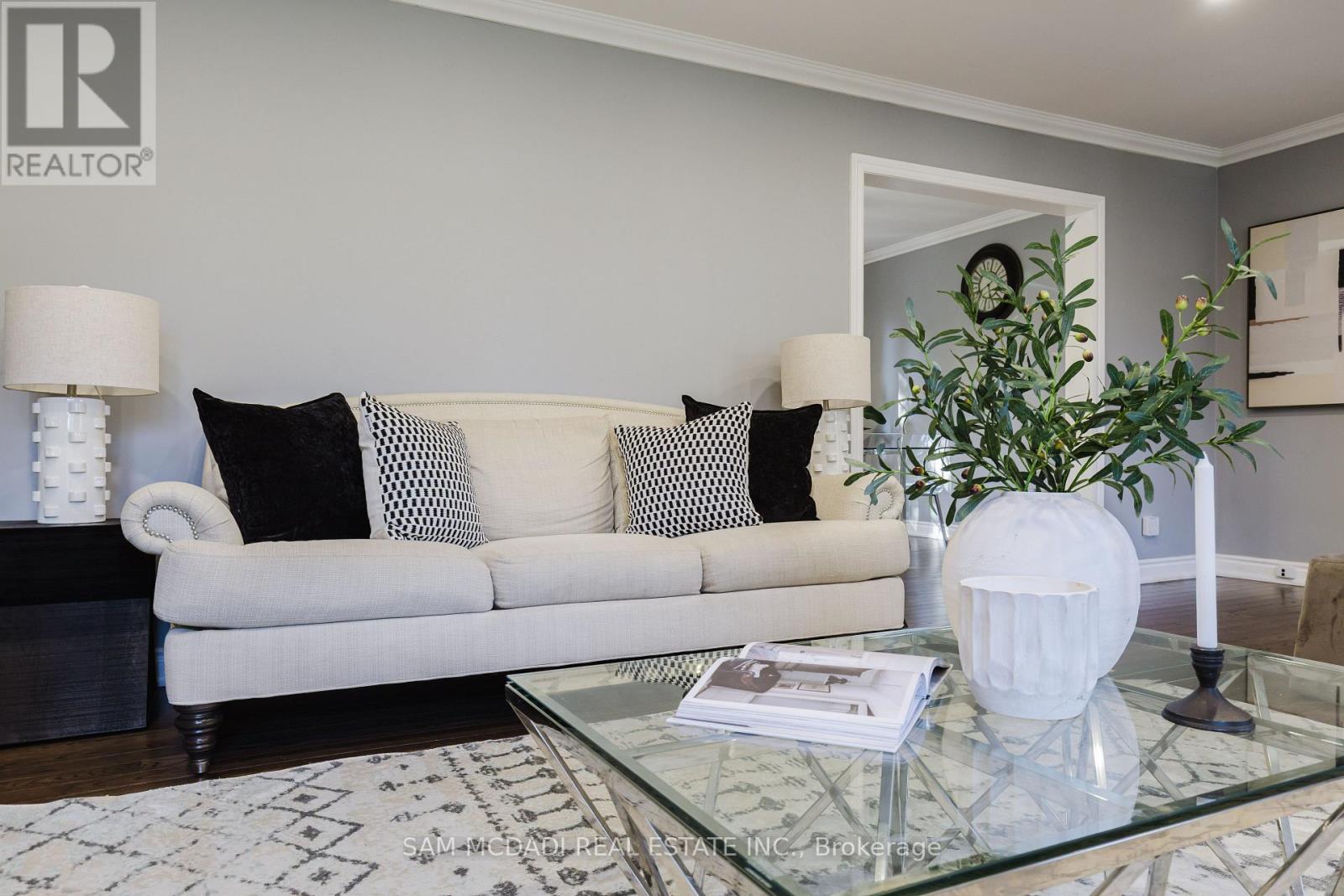 3325 LAKESHORE ROAD - 10
