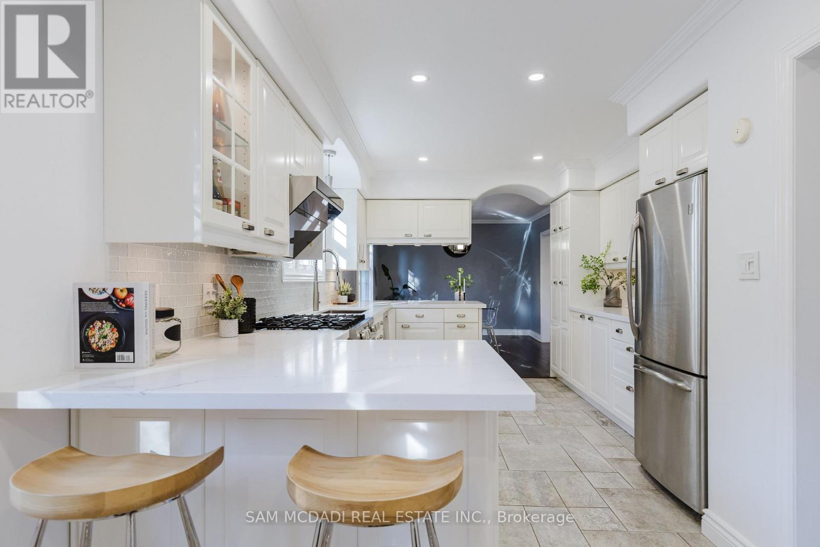 3325 LAKESHORE ROAD - 13