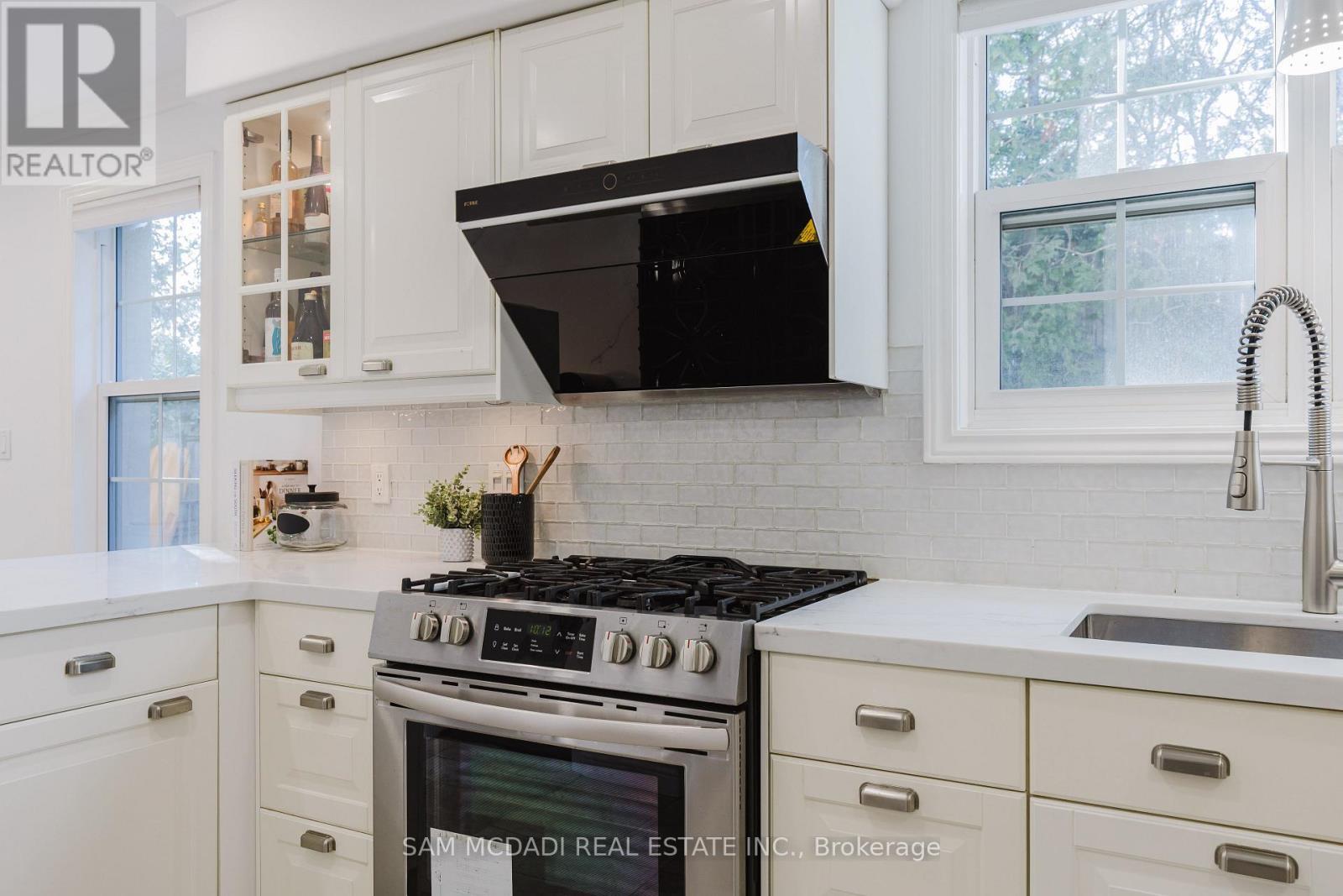 3325 LAKESHORE ROAD - 18
