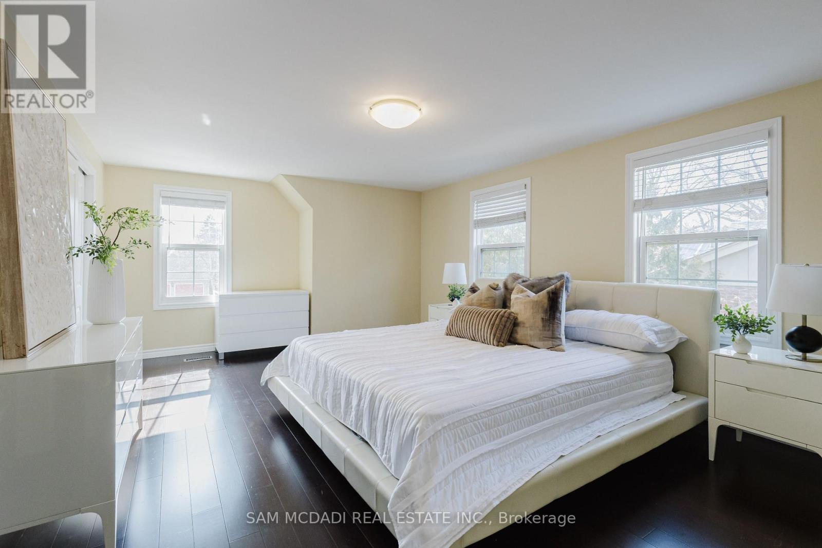 3325 LAKESHORE ROAD - 21
