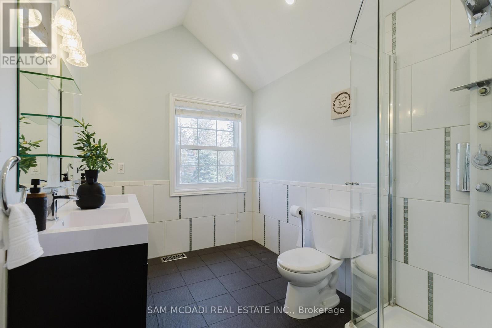 3325 LAKESHORE ROAD - 28
