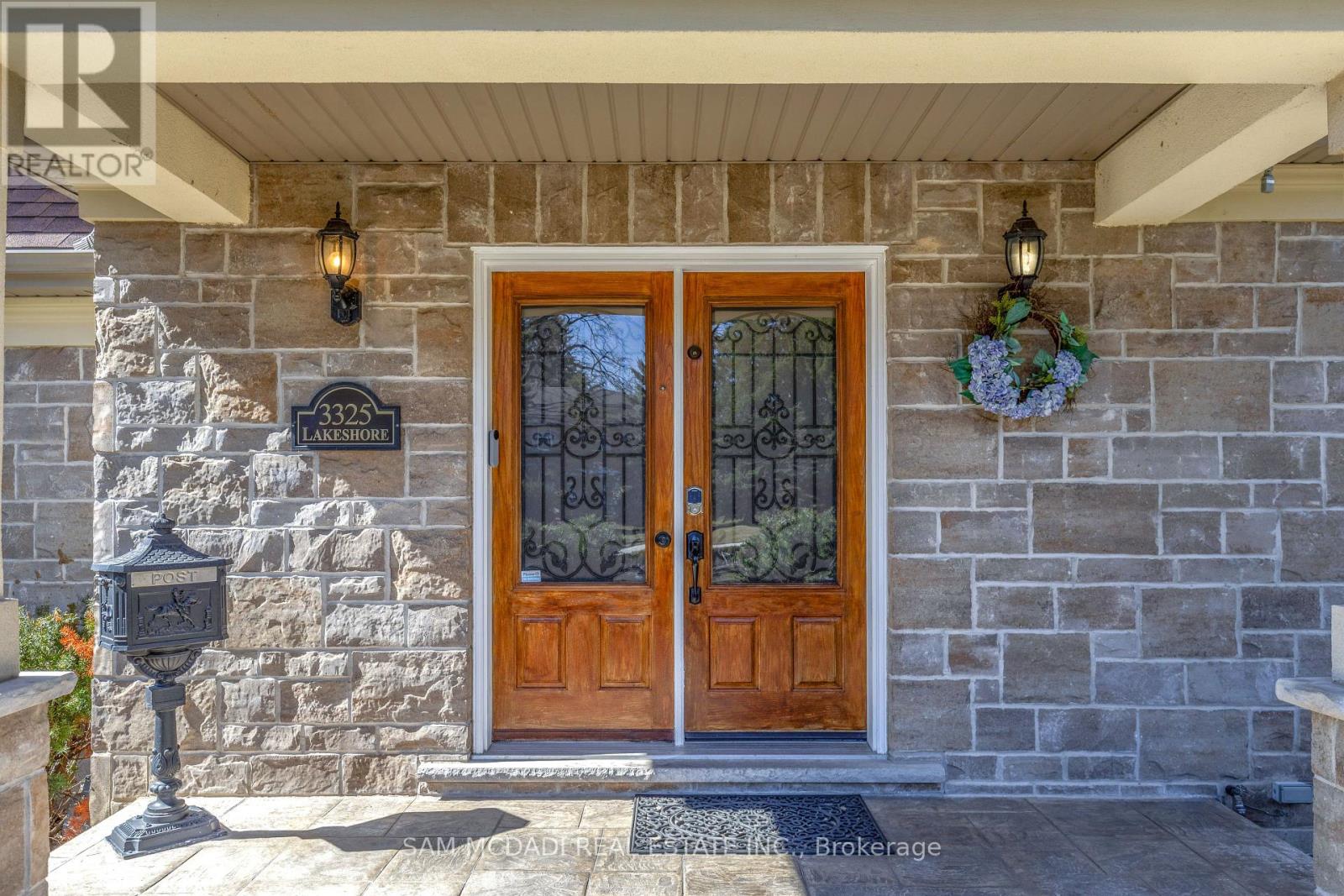 3325 LAKESHORE ROAD - 3