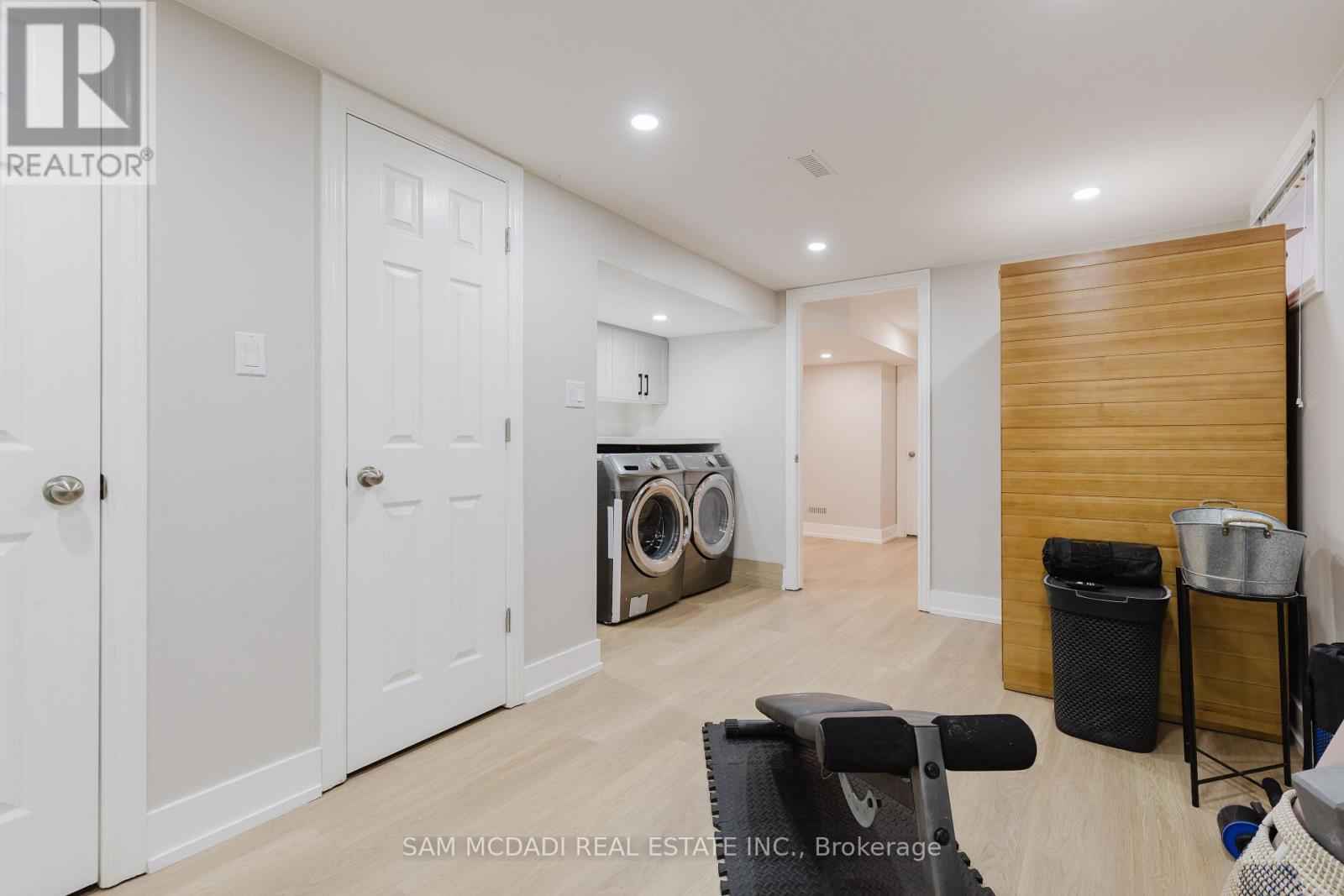 3325 LAKESHORE ROAD - 32