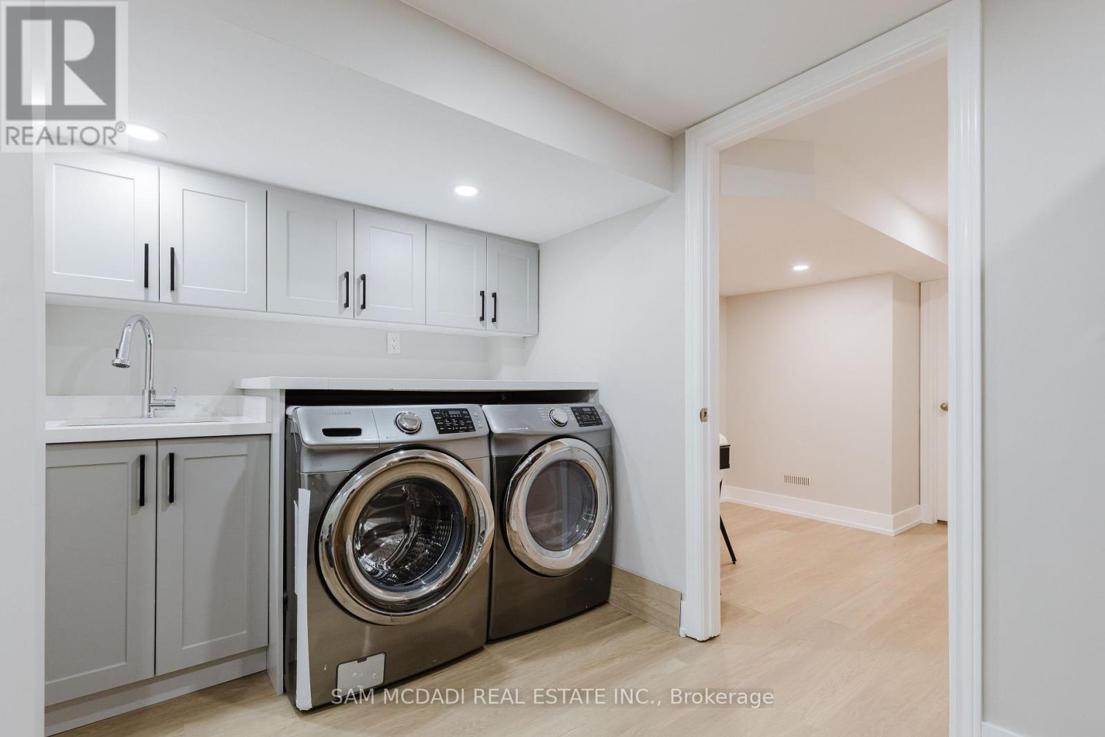 3325 LAKESHORE ROAD - 33
