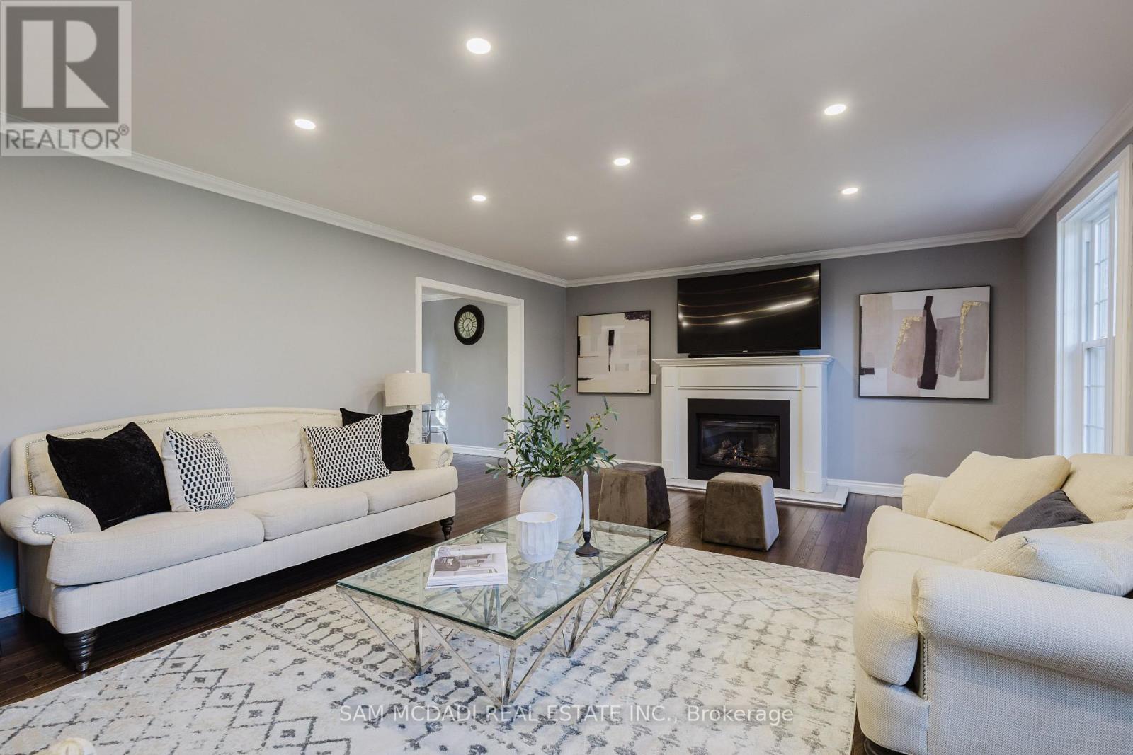 3325 LAKESHORE ROAD - 7