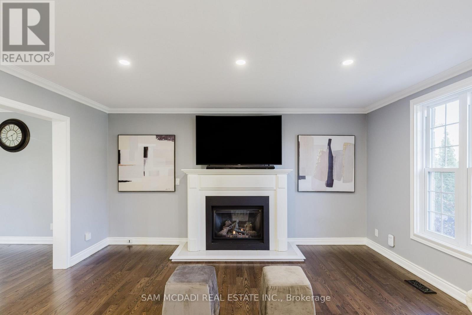 3325 LAKESHORE ROAD - 9