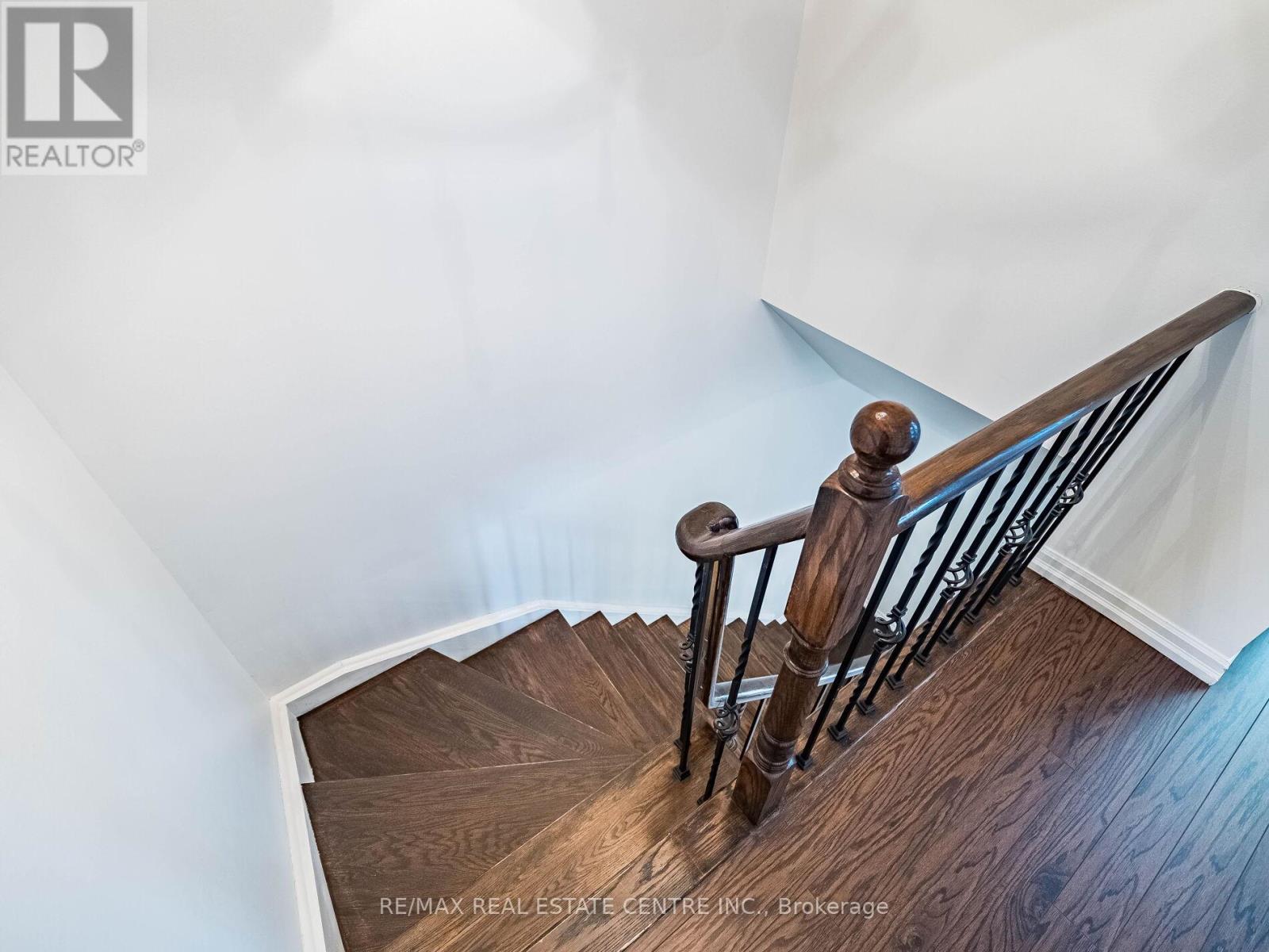 100 WHITE TAIL CRESCENT - 20